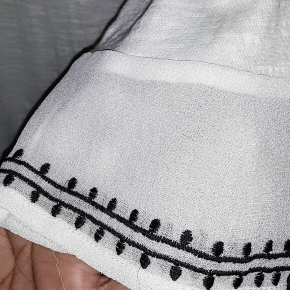 Lucky Brand White Embroidered Boho Top - Picture 3 of 5